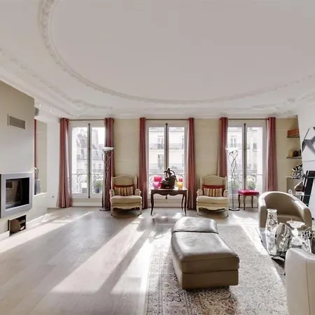 Completely Renovated Finished With Style And Quality Apartament