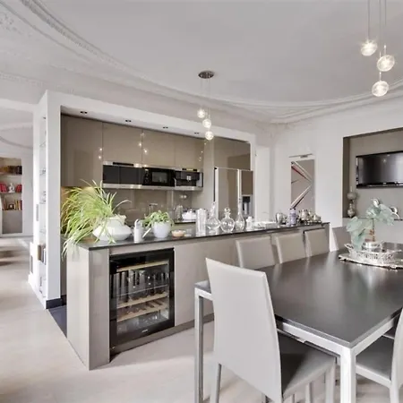 Apartament Completely Renovated Finished With Style And Quality