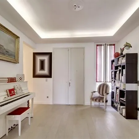 Completely Renovated Finished With Style And Quality Apartament